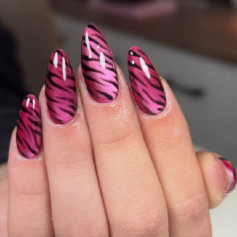 24개입, 장미빛 붉은색, 고양이 눈 모양의 인조 손톱 - Nail Art Zebra 리뷰 및 가격